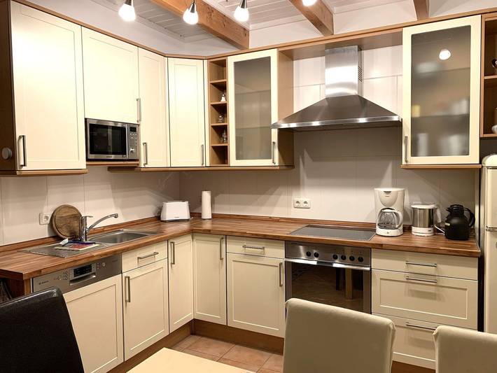 Ferienwohnung für 6 Personen, mit Balkon/Terrasse und Balkon sowie Seeblick in Leer und Umgebung - 2