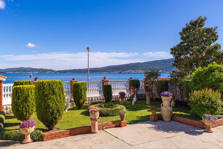 Ferienhaus für 6 Personen, mit Terrasse und Meerblick in Montenegro - 3