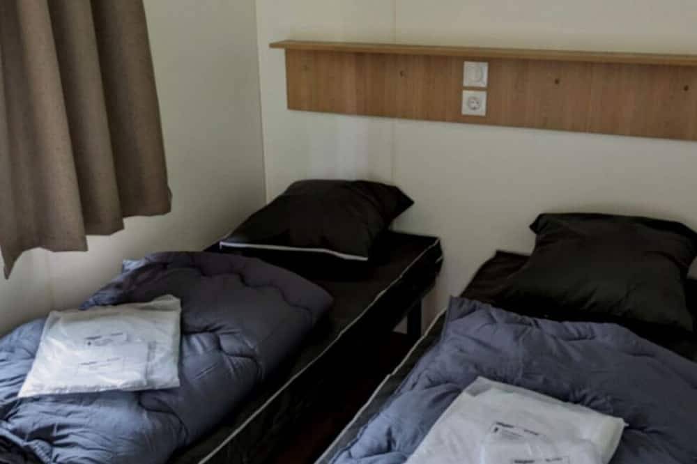 Mobile home for 4 pers. with terrace in Tournon-sur-Rhône in Tournon-sur-Rhône, Tournon-sur-Rhône region