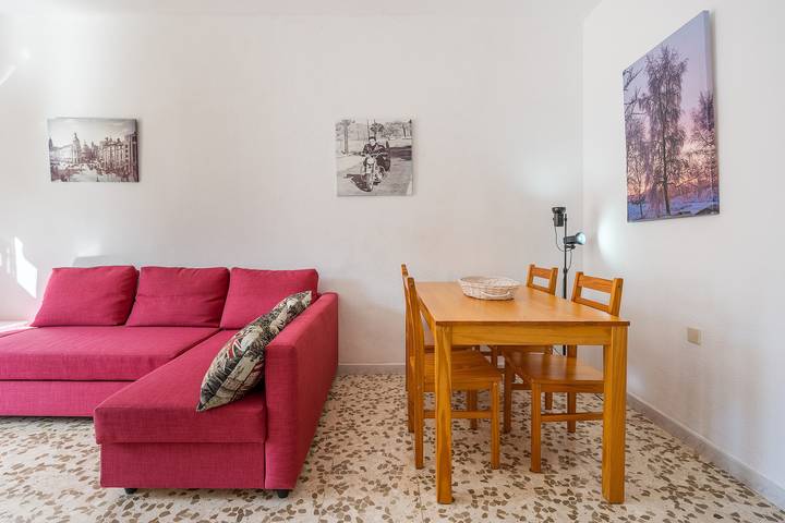 Entire apartment, Apartment 'Apartamento C' with Private Terrace and Wi-Fi in Surroundings of Sierra Nevada, Güejar Sierra