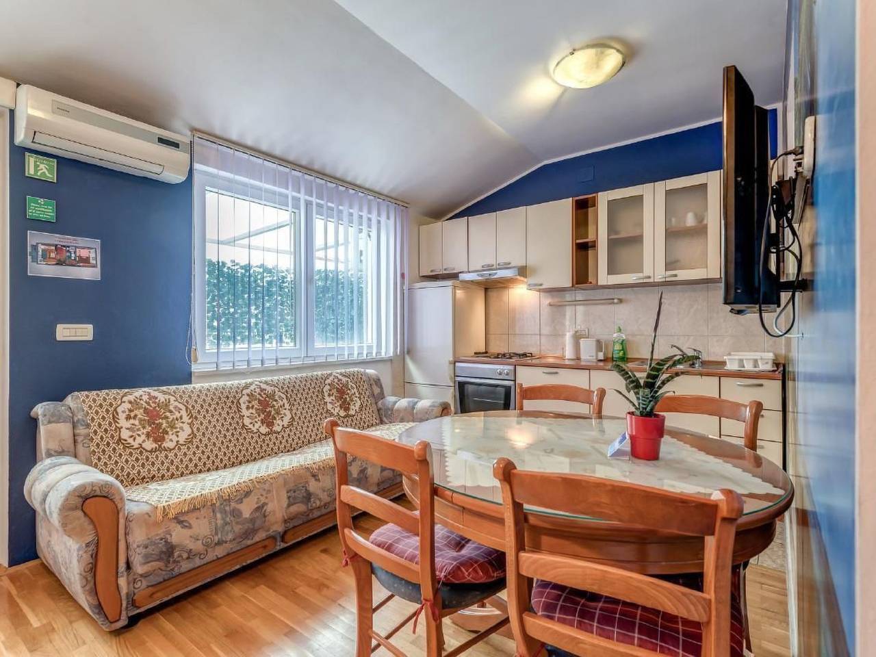 Appartamento intero, Nette Wohnung in Split mit Terrasse, Gregor von Nin-Nähe in Spalato, Regione spalatino-dalmata