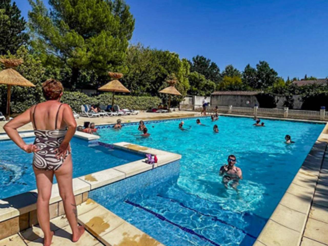 3-Zimmer-Chalet mit Terrasse, 4 Pers, Komfort und Ruhe in Noves, Arles und Umgebung