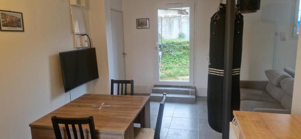 Gîte pour 4 personnes, avec jardin et vue à Réalmont - 2