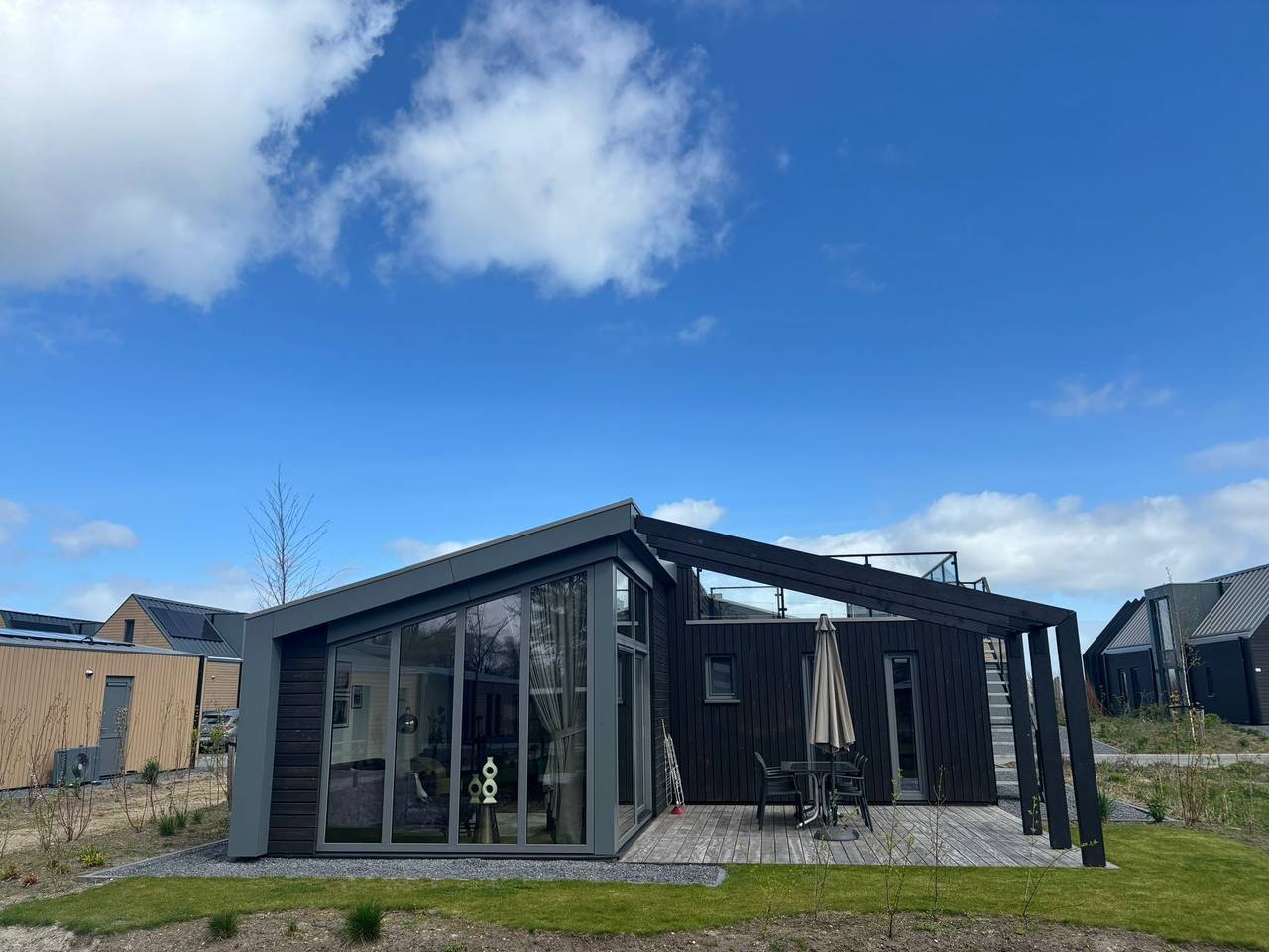Europarcs Enkhuizer Strand — Cube Split 6+2 in Enkhuizen, Ijsselmeer