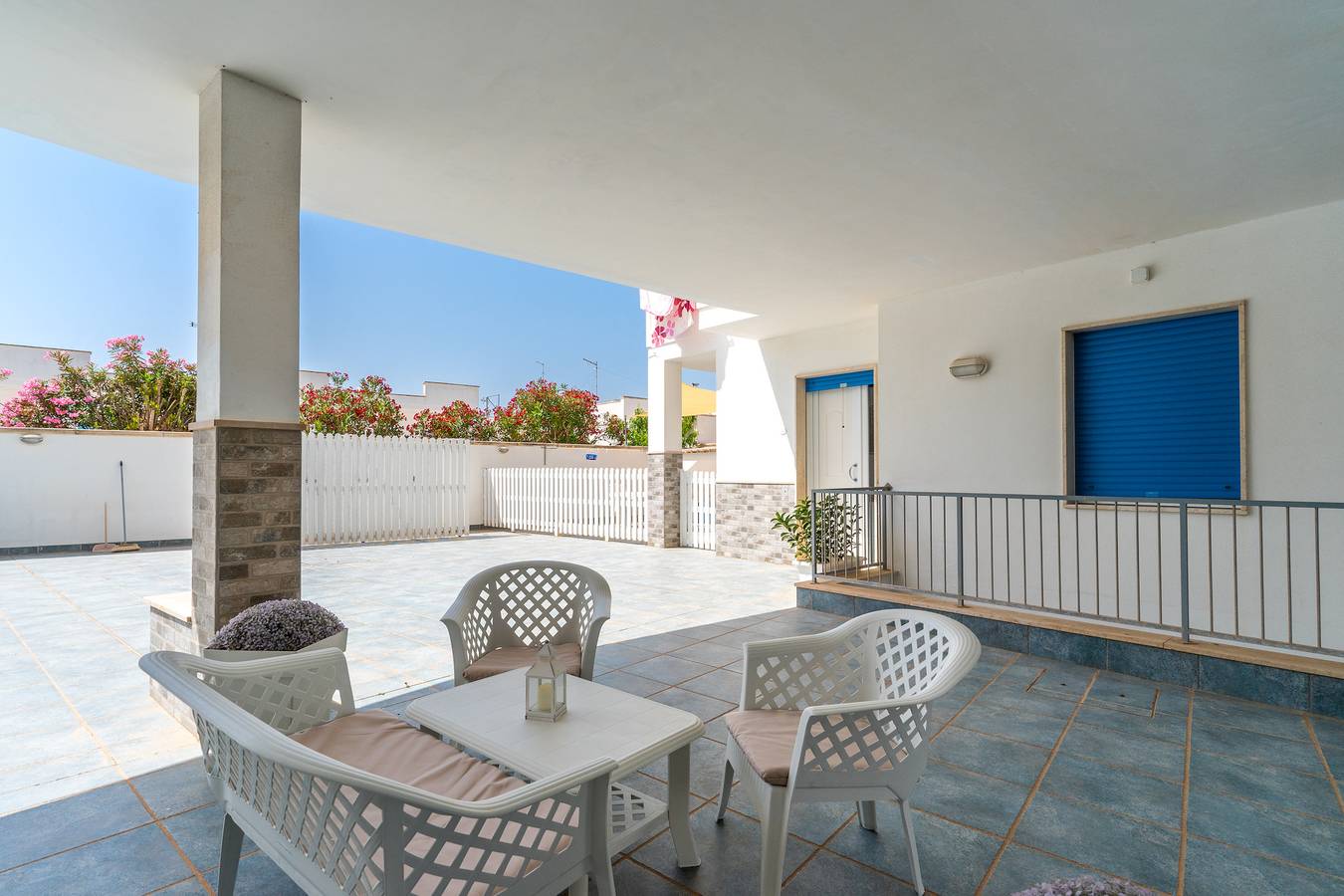Casa Vacanze 'La Perla - Zaffiro' con balcone e aria condizionata in Taviano, Golfo di Taranto