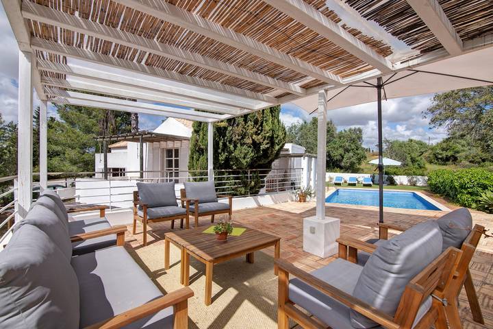 Villa voor 10 personen, met tuin, met huisdier in Guia