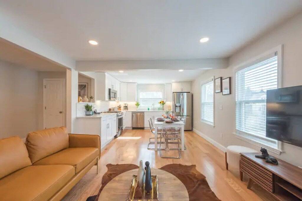 Ganze Wohnung, Sunny Downtown 2Br w/ Parking in Princeton Township, Mercer County