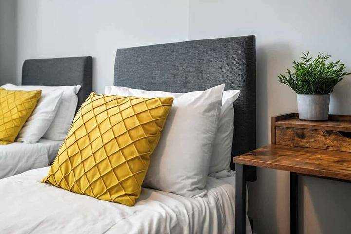 Entire apartment, Beachfront Apartment w/ Pier Views & Fast WiFi in Brighton, Sussex