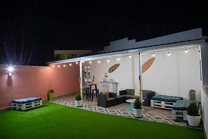 Casa de vacaciones para 14 personas, con piscina además de jardín y jacuzzi en La Manchuela - 2