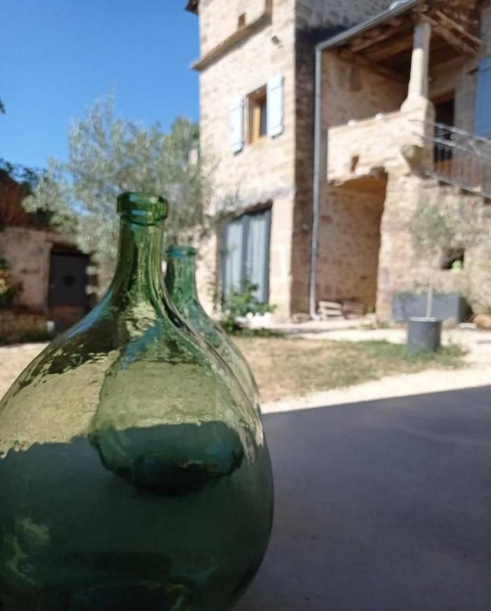 Location de vacances pour 2 personnes, avec vue ainsi que piscine et jardin à La Rouquette (Aveyron) - 3
