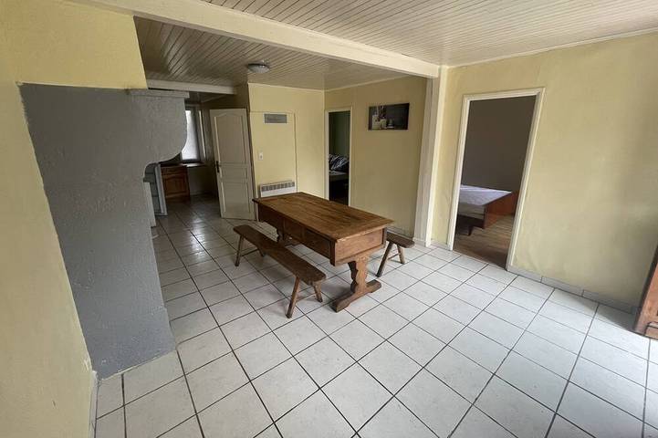 Gîte pour 3 personnes, avec jacuzzi et jardin à Aurières
