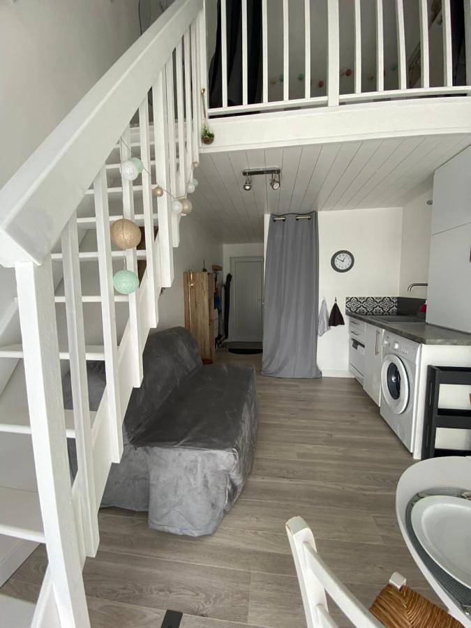 Gîte pour 4 personnes, avec terrasse à Baguer-Pican - 2