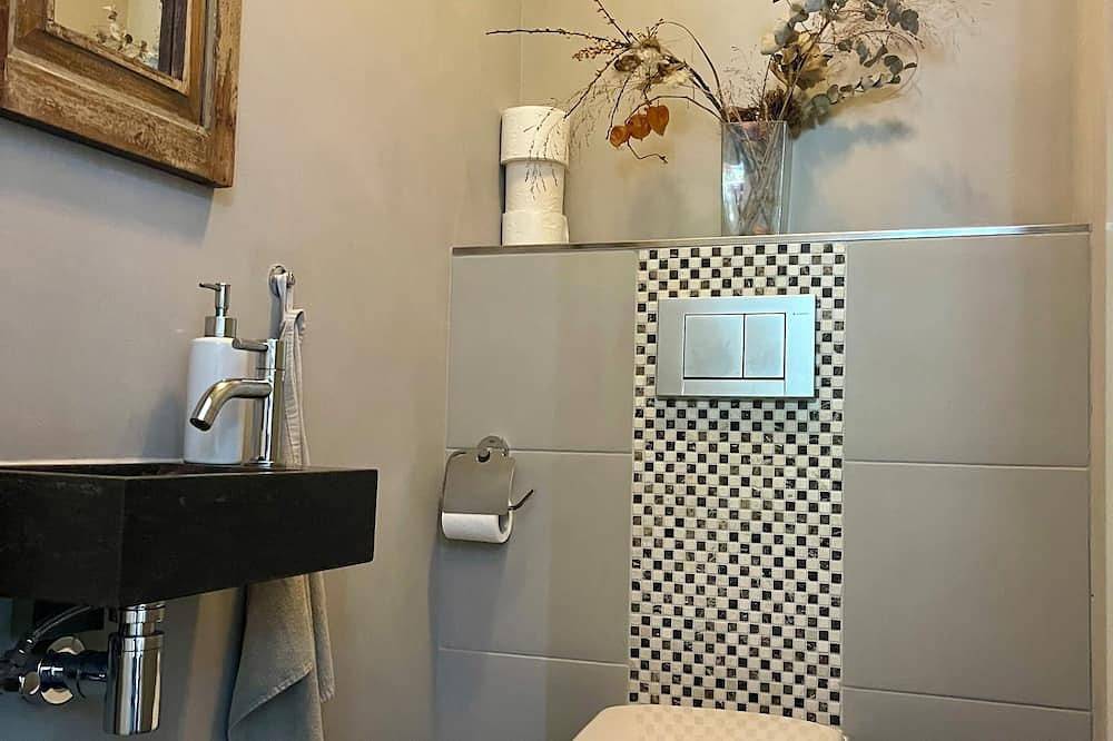 Nova Houseboat Deluxe + free bikes in Amsterdam Oud-Zuid, Nordholland