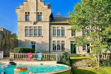 Gîte pour 15 personnes, avec jardin et jacuzzi à Montfaucon-en-Velay