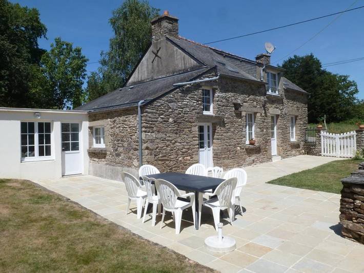 Location de vacances pour 8 personnes, avec Terrasse et Jardin ainsi que Piscine et Vue à Saint-Gravé