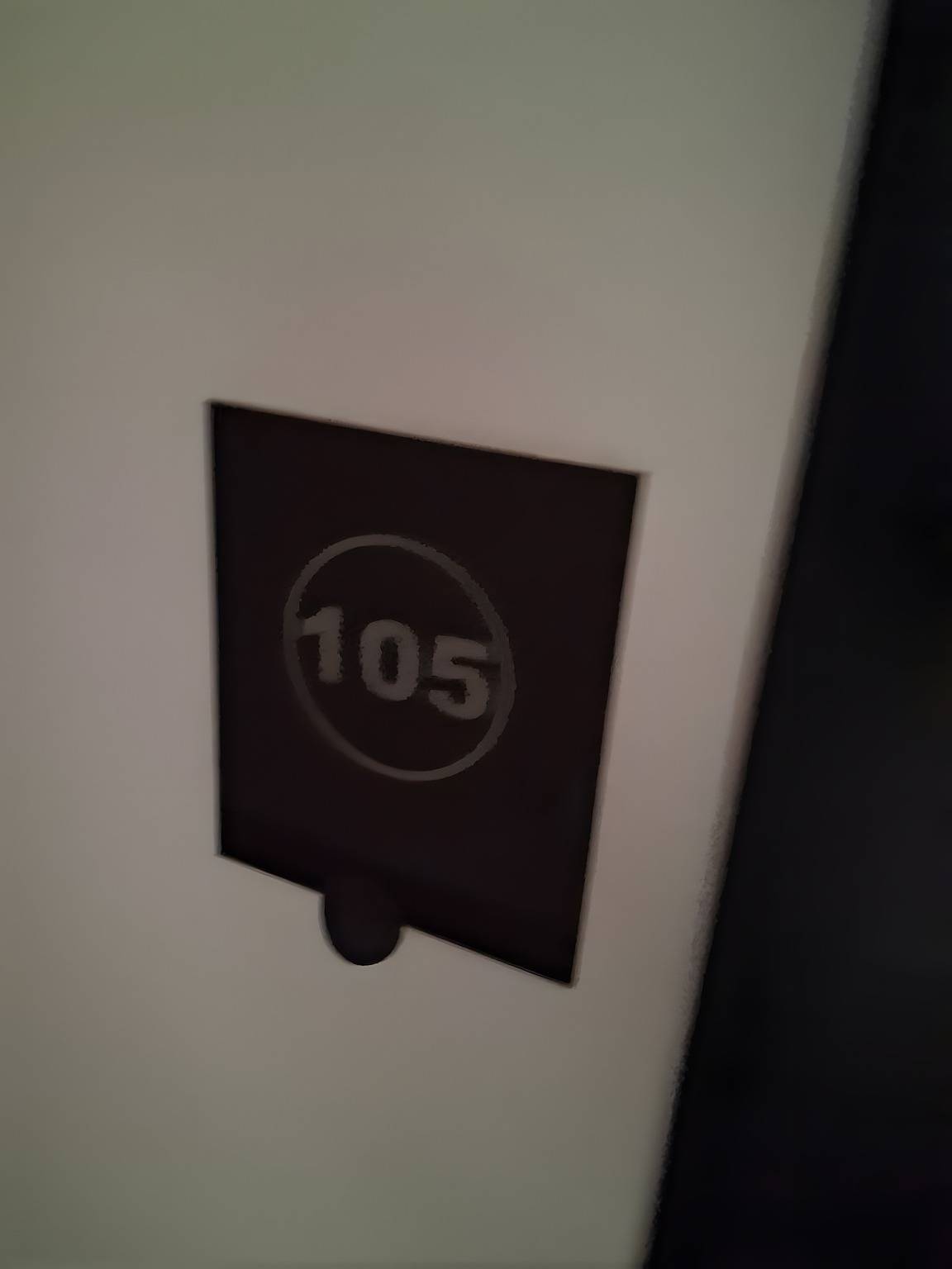 Ganze Wohnung, Apartment „London Single Room - 105“ mit Gemeinschaftsgarten und Wlan in Weißenfels, Saale-Unstrut