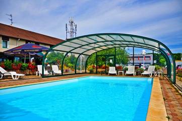 Hôtel pour 2 personnes, avec terrasse ainsi que vue et piscine, animaux acceptés à Wittenheim