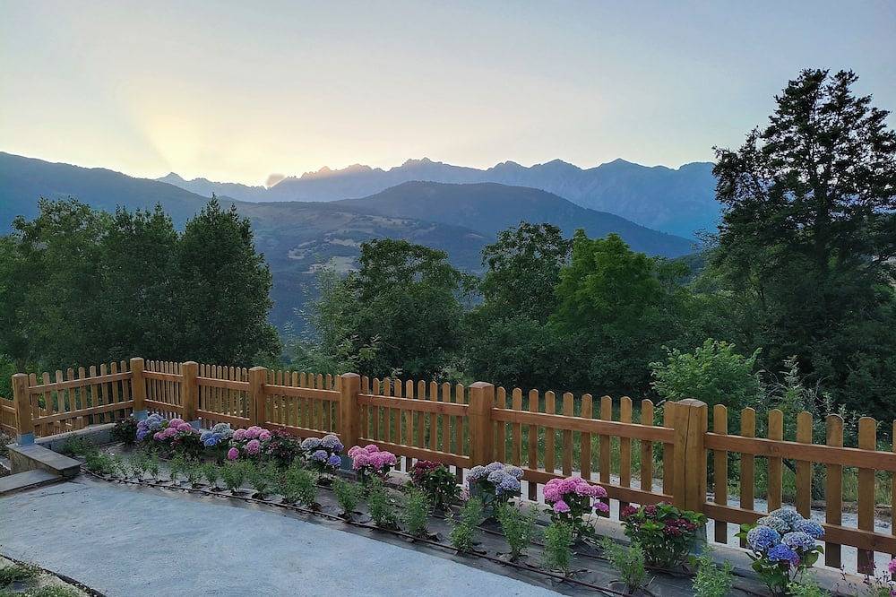 Ganze Wohnung, Apartment with views to the Picos de Europa 4 pax - 1 in Vega de Liébana, Cordillera Cantábrica