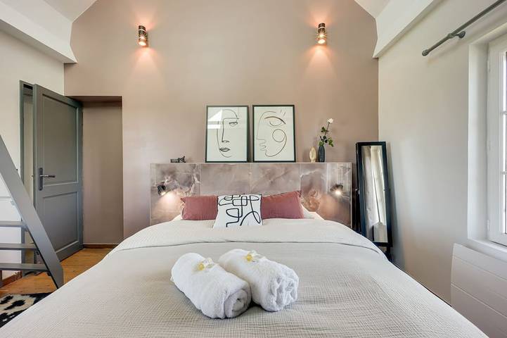 Beautiful Villa with Heated Pool Sauna Sea view 2 min to beach, 8 pers. in Benerville-sur-Mer, Lisieux und Umgebung