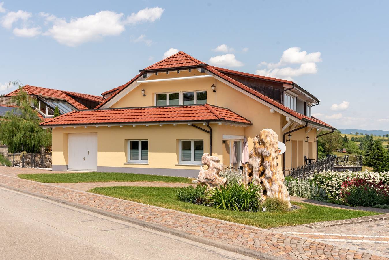 Appartement entier, Appartement '5' avec jardin partagé, balcon et Wi-Fi in Klettgau, Forêt-Noire du Sud