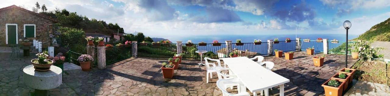 Ferienwohnung für 2 Personen, mit Terrasse und Garten sowie Ausblick