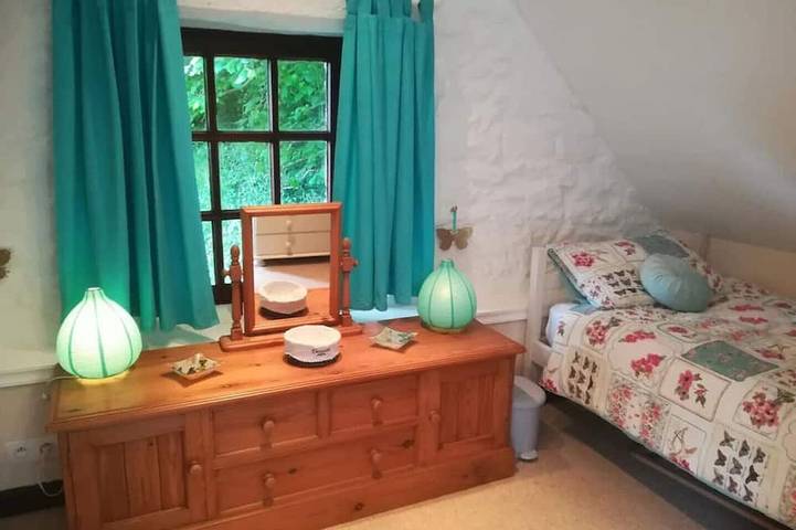 Gîte pour 4 personnes, avec jacuzzi ainsi que terrasse et jardin à Callac - 2