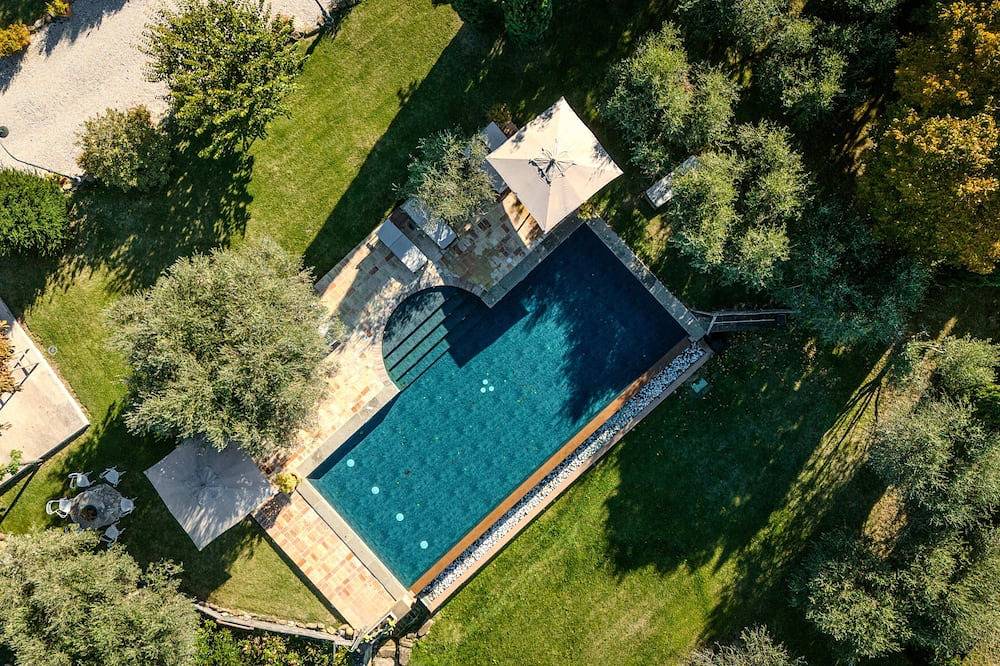 Ganze Wohnung, La Corte del Gusto - Der weiße Maulbeerbaum Apt. mit Pool und einer atemberaubenden Aussicht in Arcevia, Ancona Provinz