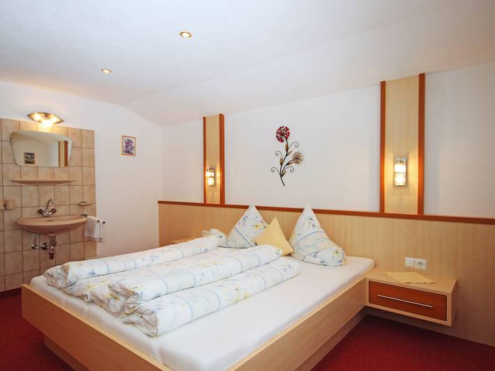 Ferienwohnung für 6 Personen, mit Balkon und Garten in Längenfeld - 4