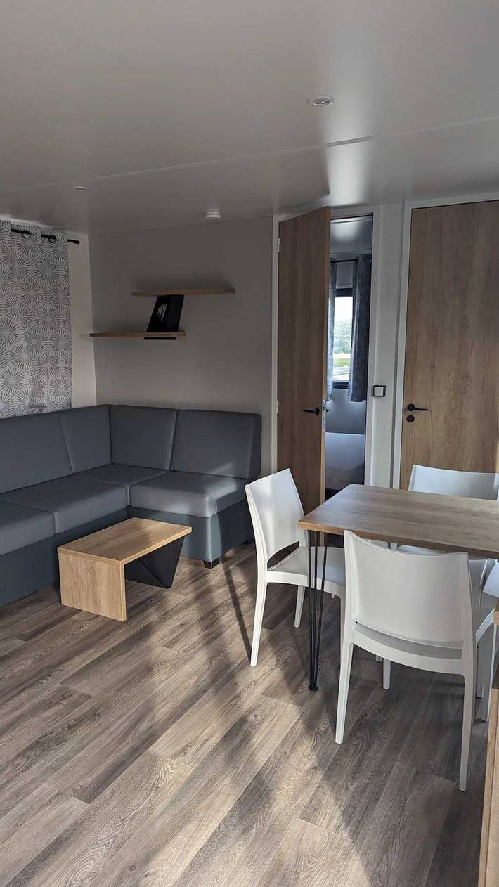 Mobil home pour 5 personnes, avec jacuzzi à Calvisson - 4