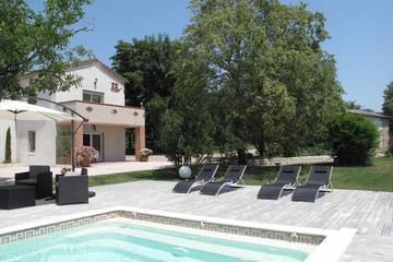 Location de vacances pour 4 personnes, avec piscine et jardin à Cagnac-les-Mines