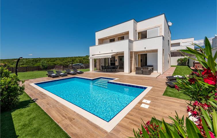 Location de vacances pour 8 personnes, avec Terrasse à Gajac