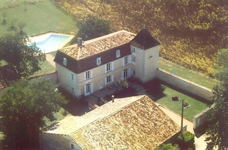 Gîte pour 14 personnes, avec piscine ainsi que jardin et terrasse - 1
