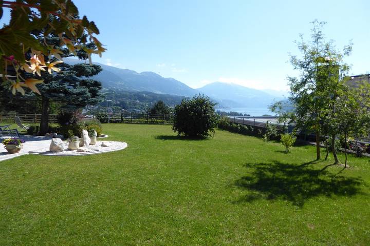 Pension für 2 Personen, mit Ausblick und Seeblick sowie Garten in Seeboden - 3
