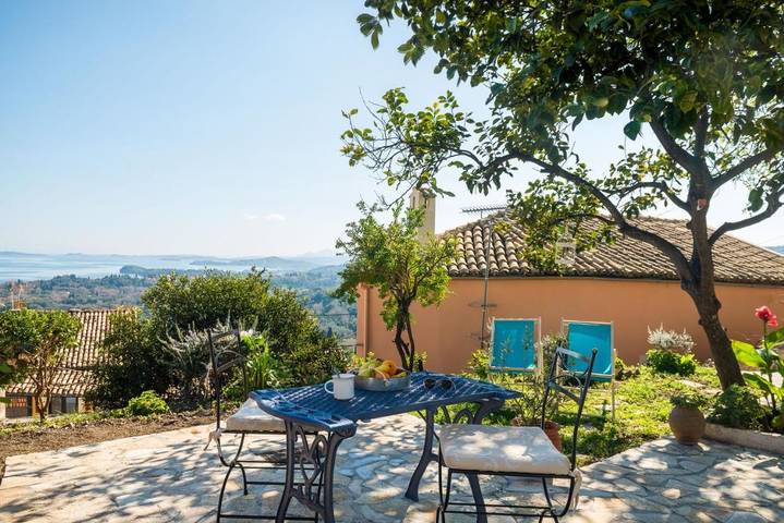 Ferienhaus für 2 Personen, mit Terrasse und Garten sowie Ausblick in Agios Markos