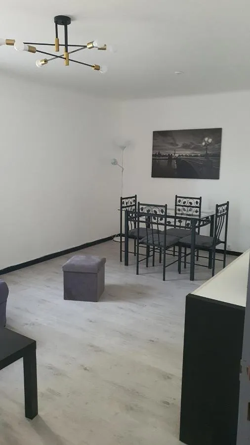 Apartamento de vacaciones para 4 personas, con piscina y jardín - 1