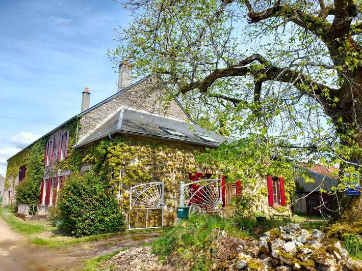 Chambre d’hôte pour 2 personnes, avec Jardin à Magny-Lormes