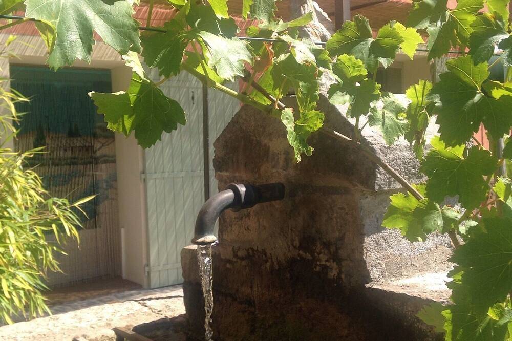 Entire apartment, Castellane the Verdon Gorges Grand new studio in Castellane, Verdon Regional Natural Park