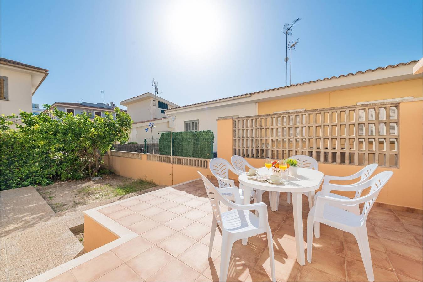 Apartamento vacacional entero, Can Confit - Apartamento con terraza en Can Picafort. Wifi Gratis in Can Picafort, Santa Margalida