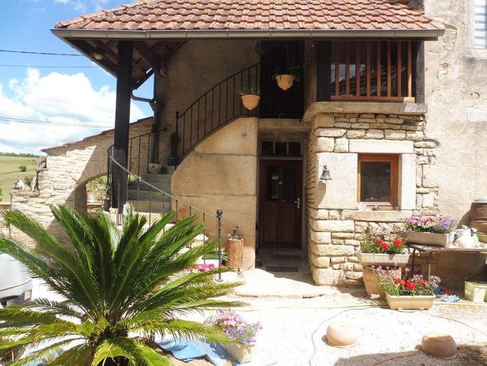 Location de vacances pour 3 personnes, avec Terrasse ainsi que Jardin et Vue à Diénay