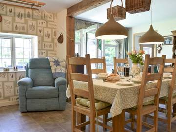 Log Cabin for 4 People in Widecombe in the Moor, Devon, Photo 2