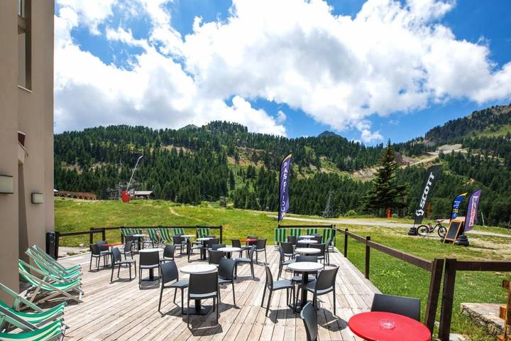 Hôtel pour 2 personnes, avec terrasse ainsi que sauna et piscine