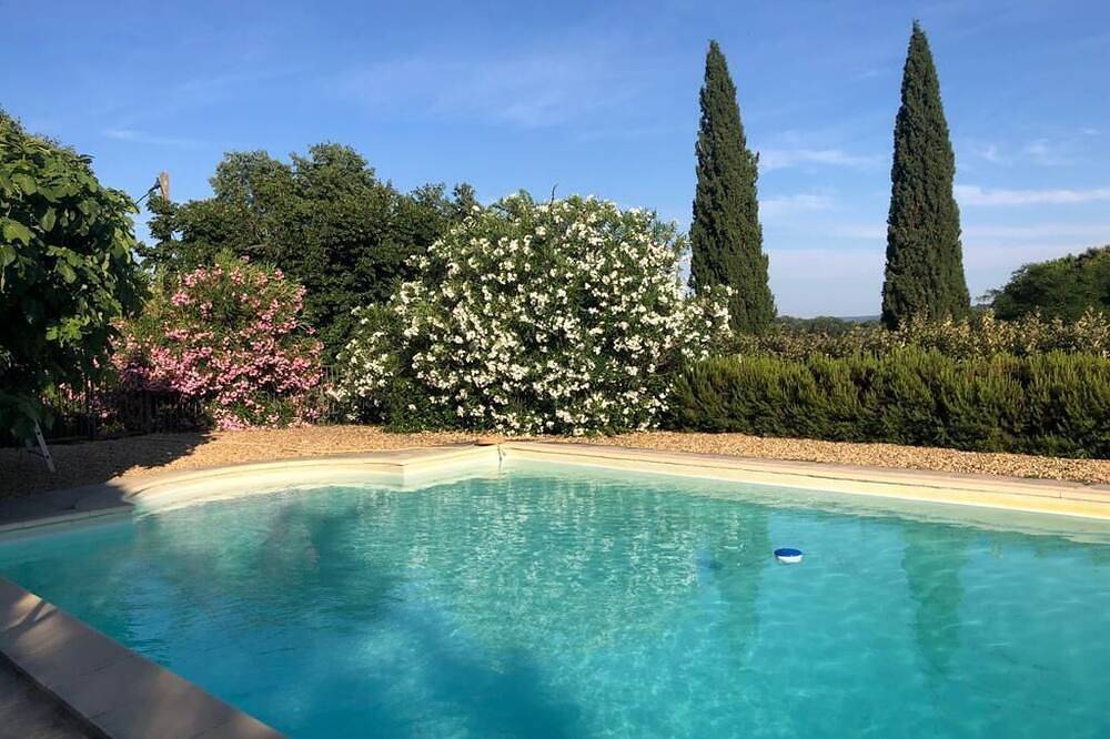 Charmante Haus im Dorf, Uzès 5 Km, Pool, Walled Gardens, Ansichten, 2 Schlafzimmer in Serviers-et-Labaume, Nimes und Umgebung