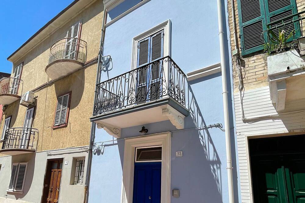 Blue House, Beautiful and Comfortable House 2 steps from the sea. in Grottammare, Grottammare (Comune)