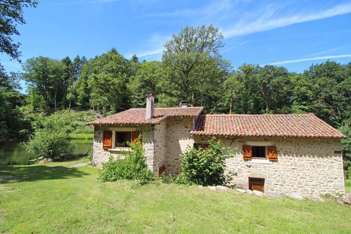 Gîte pour 6 personnes, avec jardin à Blondeur