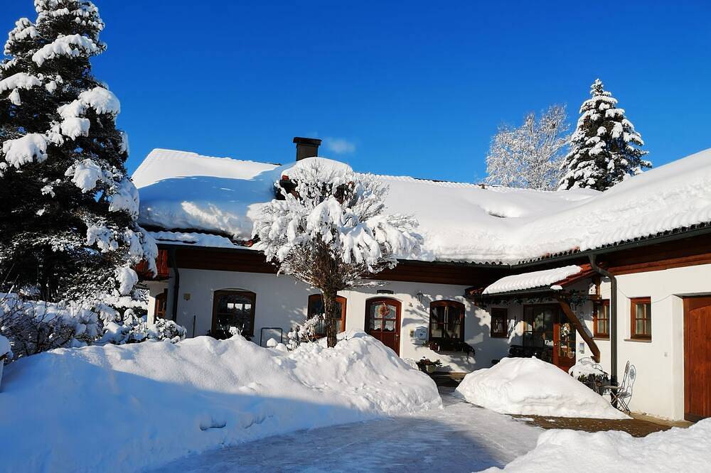 Ganze Wohnung, Country-style holiday apartment (sauna, table football, darts, billiards) in Argenbühl, Württembergisches Allgäu