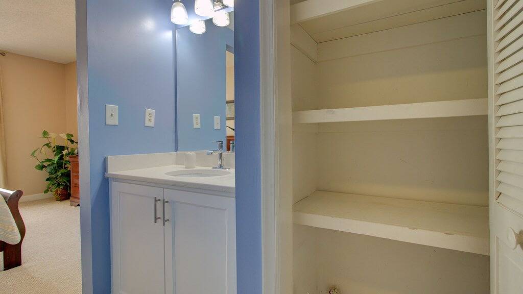 Ganze Wohnung, Frisch renoviert Oceanfront Condo In das \"Herz\" des Resort-Streifen. in Virginia Beach