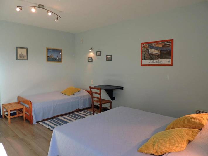 Chambre d’hôte pour 2 personnes, avec Terrasse et Jardin ainsi que Piscine et Vue à Grandcamp-Maisy - 3