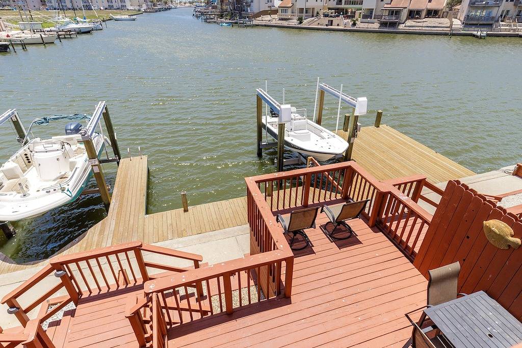 Ganze Wohnung, Waterfront Canal Views | Spacious Deck & Fishing Access in North Padre Island, Corpus Christi