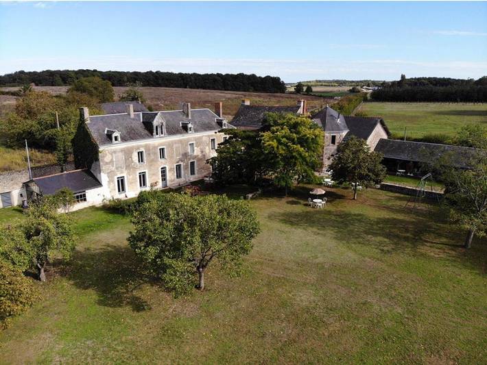Gîte pour 15 personnes, avec piscine et jardin ainsi que vue et terrasse, animaux acceptés à Seiches-sur-le-Loir - 4