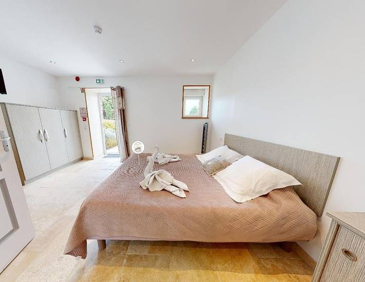 Gîte pour 2 personnes, avec terrasse et jardin à Ferrières-la-Verrerie - 2